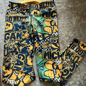 University of Michigan Themed leggings!